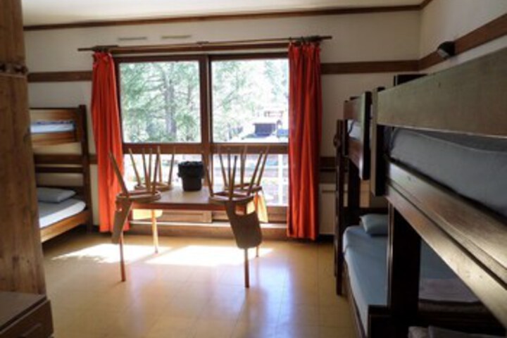 Room 37 of 59