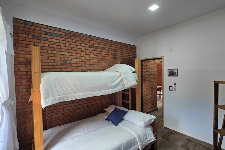 Room 8 of 66