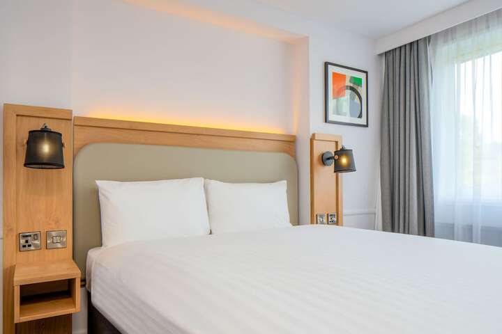 Room 65 of 194