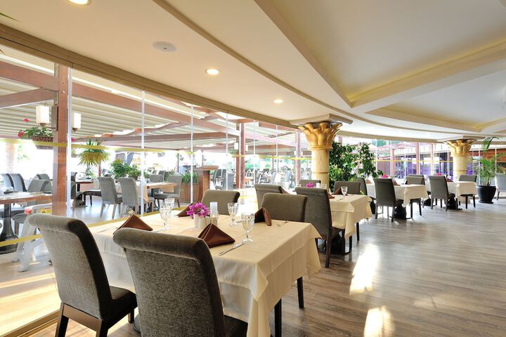 Dining 199 of 273