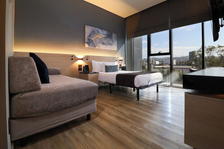 Room 34 of 118