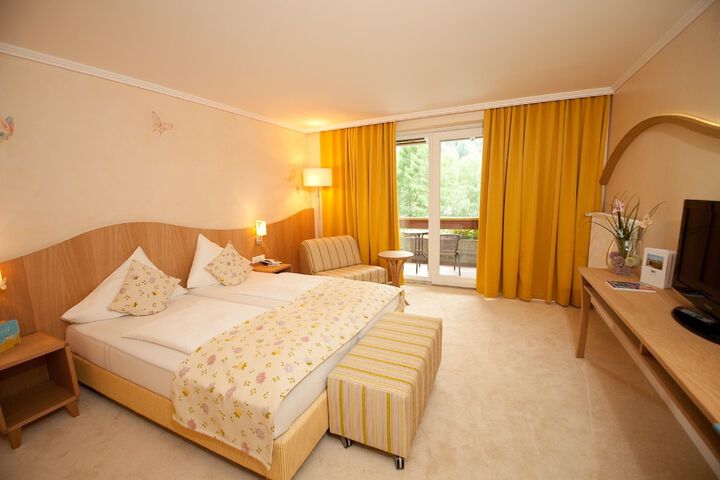 Room 8 of 73