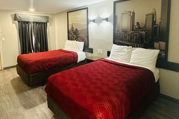 2 Double Beds (6 of 14)