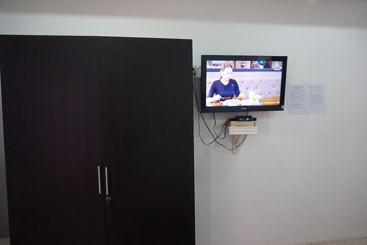 Room 12 of 25