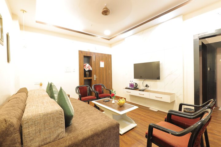 Room 53 of 140