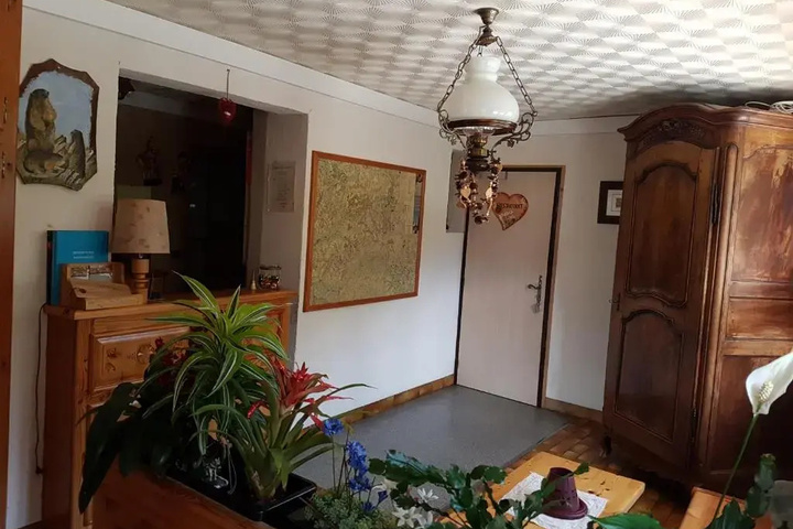 Room 8 of 15