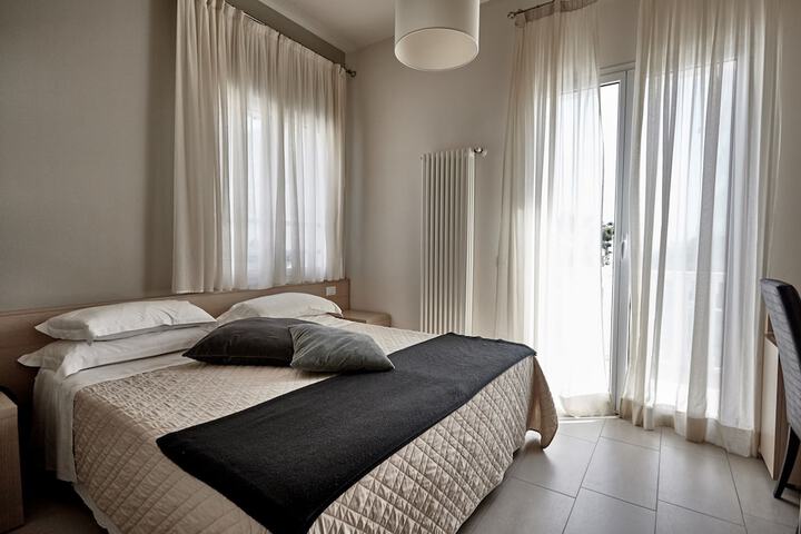 Room 16 of 74