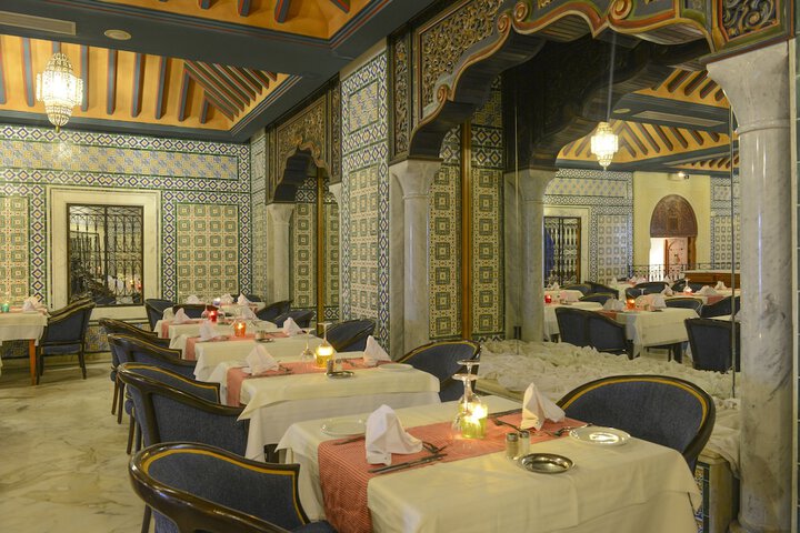 Dining 40 of 58
