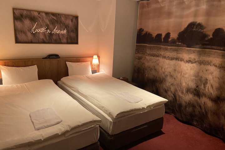 Room 10 of 31