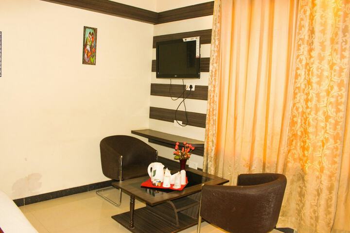 Room 6 of 27