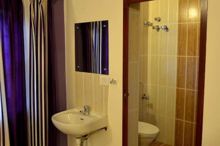 Room 7 of 13