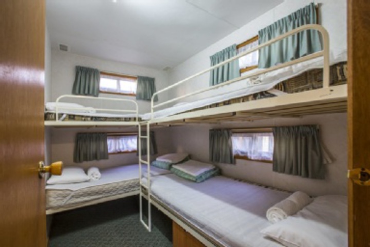 Room 599 of 876