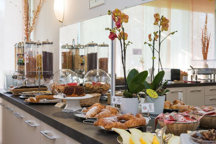 Breakfast/Coffee Service 53 of 73
