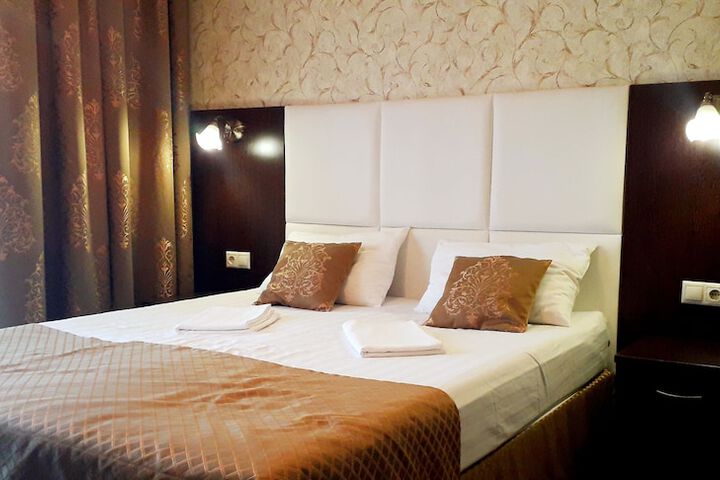 Room 16 of 34