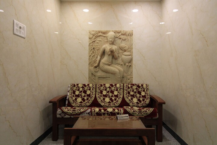 Room 12 of 18
