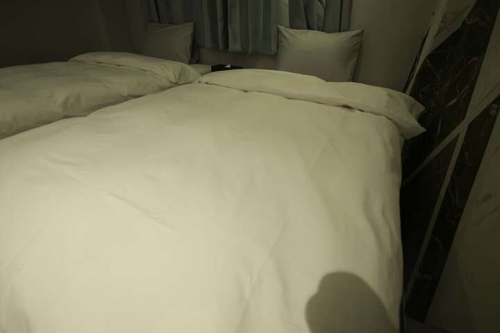 Room 6 of 20