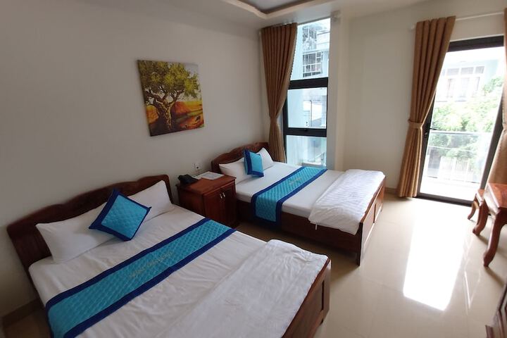 Room 10 of 37