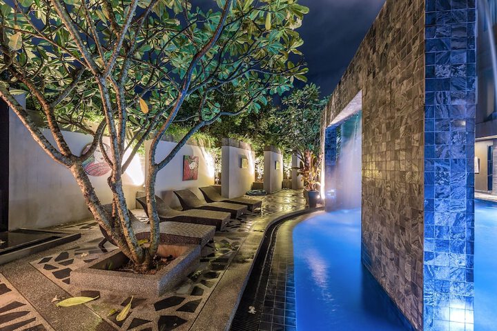 Pool 50 of 75