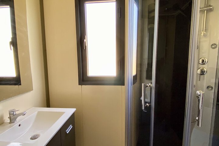 Room 9 of 24