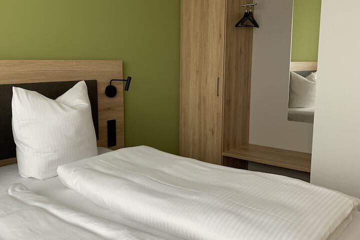 Room 3 of 24