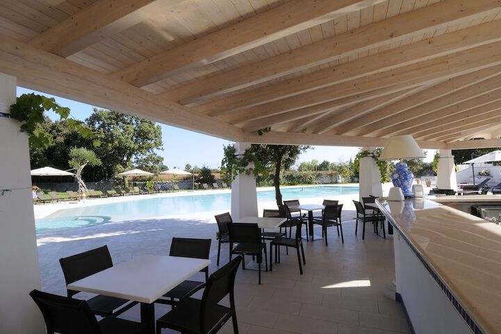 Hotel with Pool