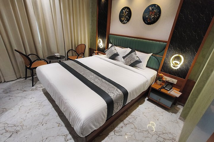 Room 35 of 60