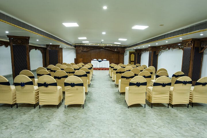 Ballroom/Hall 16 of 21
