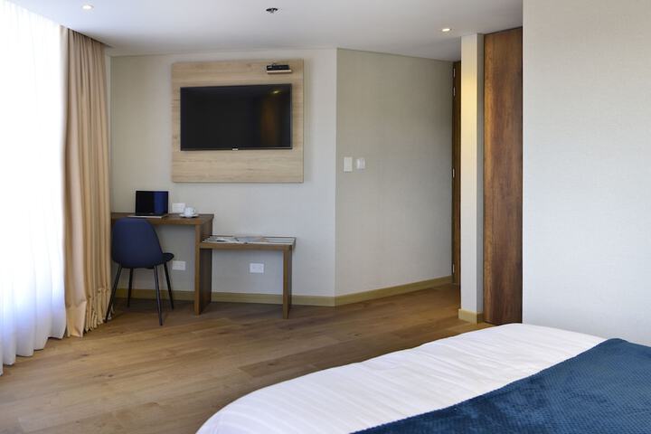 Room 4 of 36