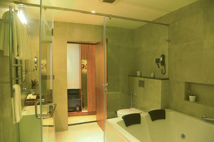 Room 30 of 51