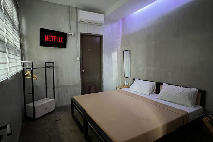 Room 15 of 74