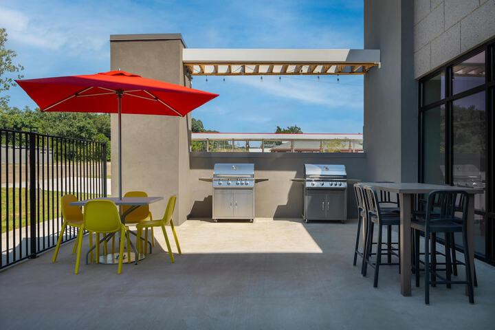 Terrace/Patio 18 of 19