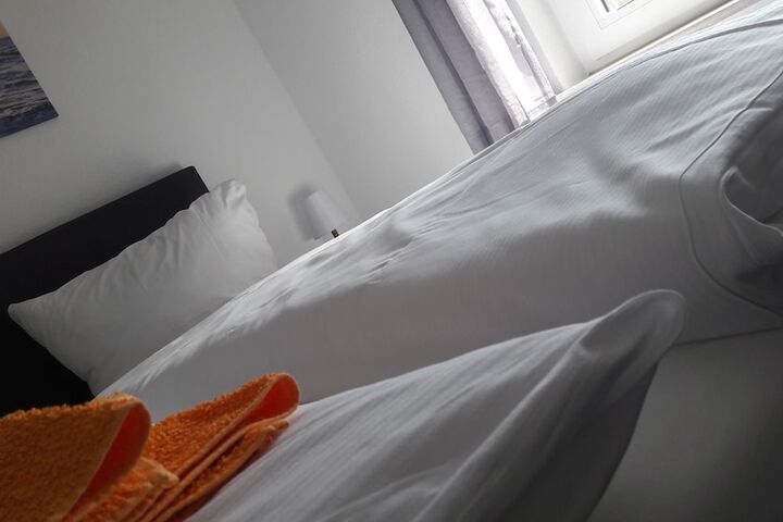 Room 2 of 22