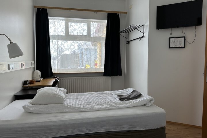 Room 8 of 28