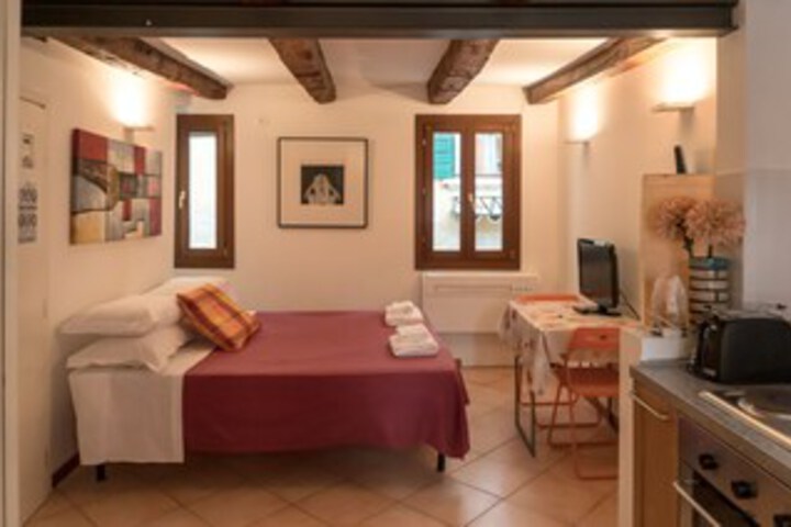 Room 15 of 19