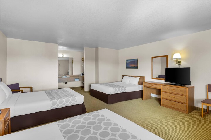 Room 32 of 77