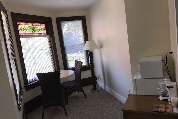 Room 8 of 146