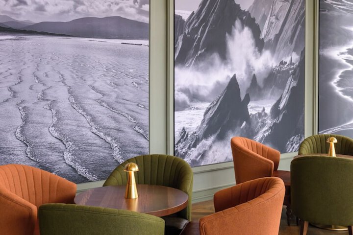Entrance & Lobby