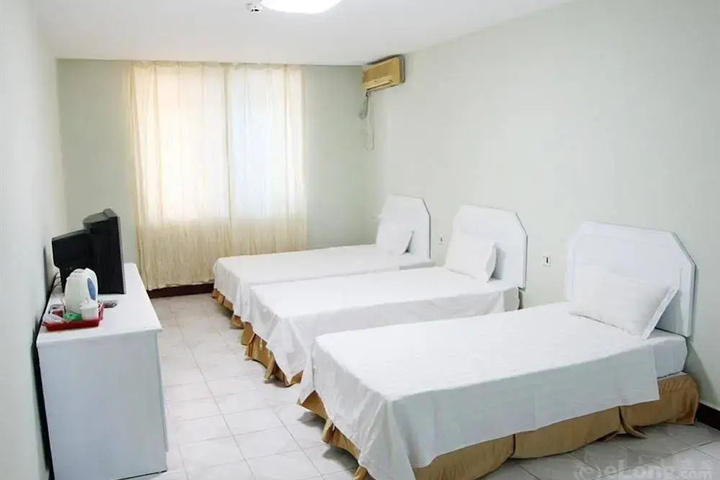 Room 15 of 28
