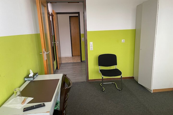 Room 7 of 8