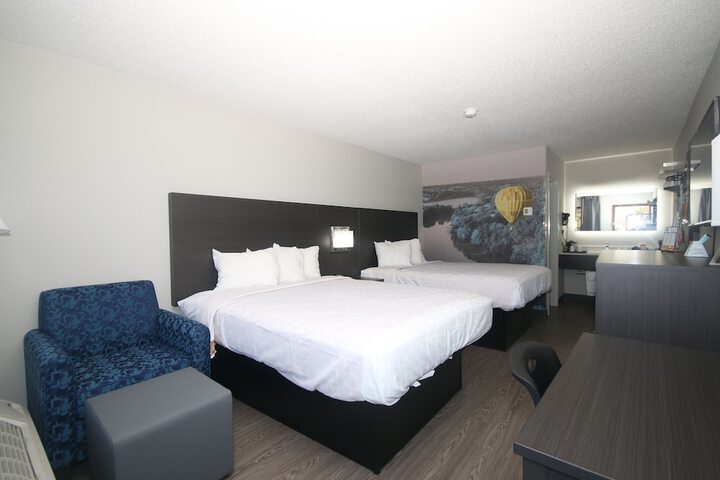 2 Queen Beds (4 of 6)