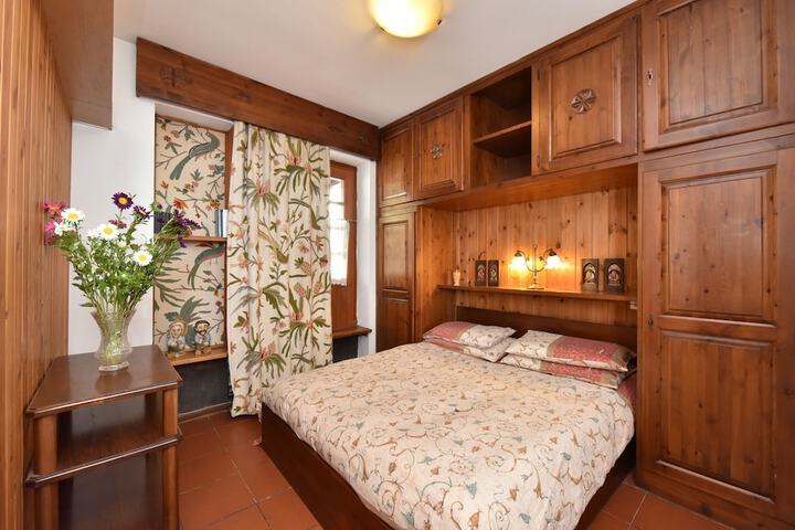 Room 6 of 45