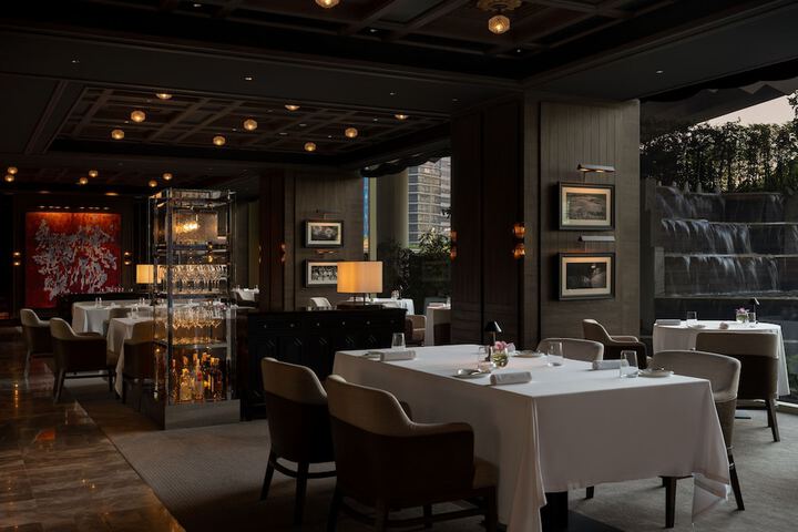 Dining 66 of 110