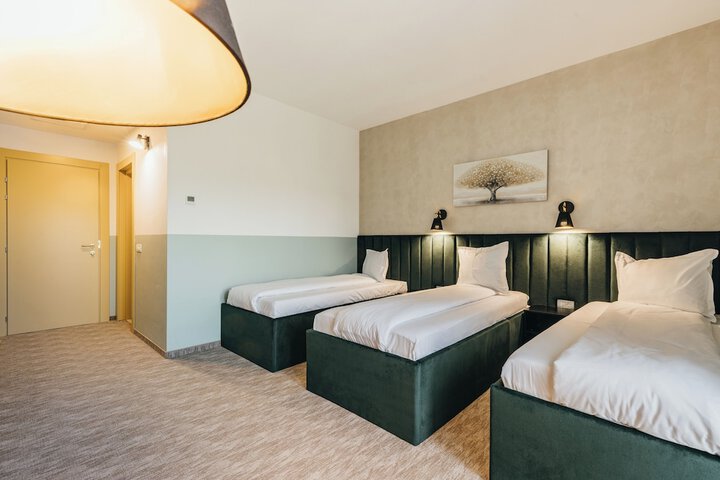 Room 15 of 65