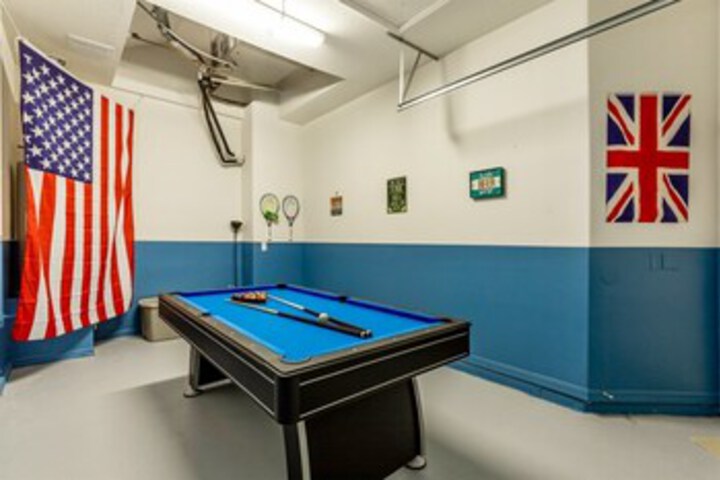 Room 8 of 36