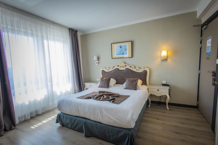 Room 10 of 51