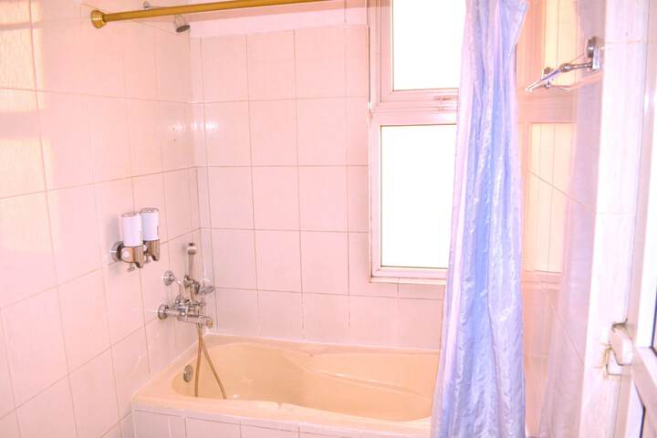 Room 46 of 85