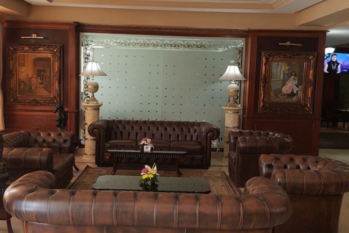 Entrance & Lobby