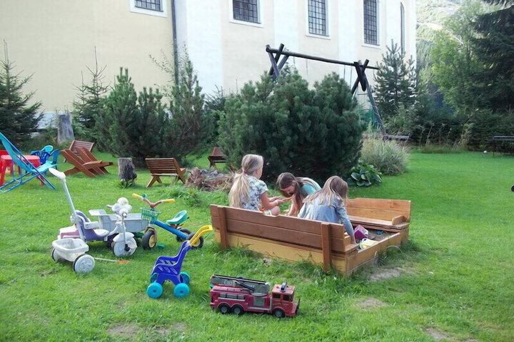 Children's play area - outdoor