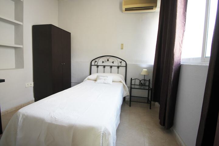 Room 9 of 24