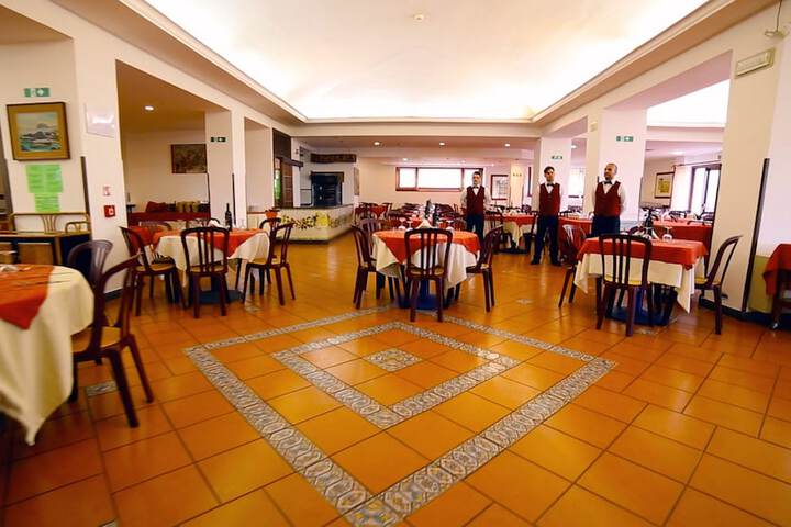Dining Photos